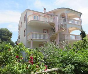 Gardenia Apartments Pakostane Croatia