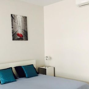 NearBy Hotel