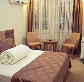 NearBy Hotel