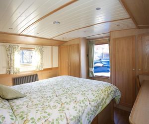 Castlerose Boat Stay Manchester United Kingdom