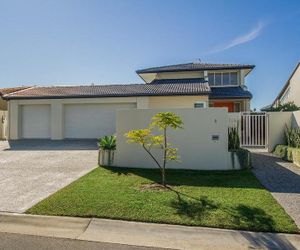 Portobello 8 Waters - Private Pool Luxury Mermaid Beach Australia