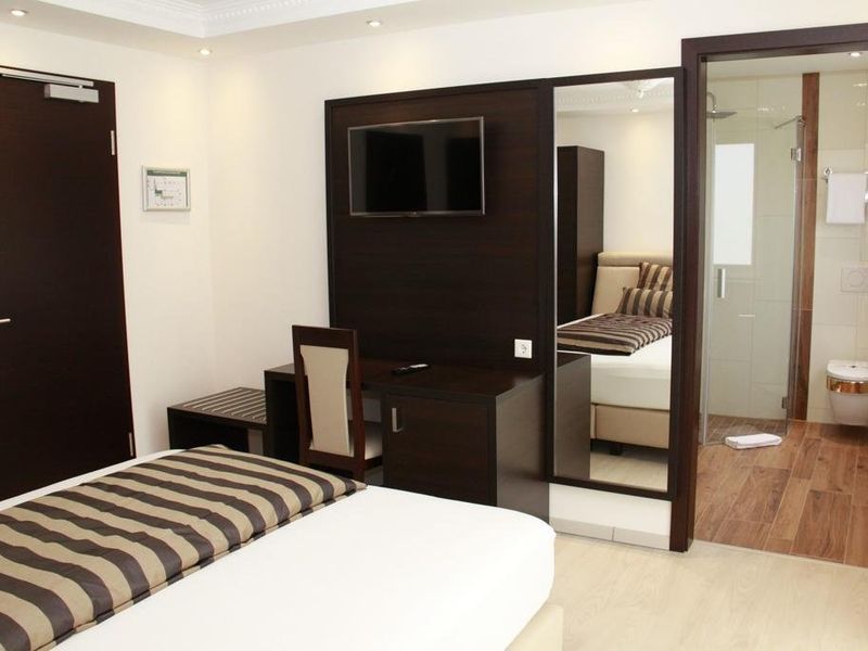 Hotel Photo 6