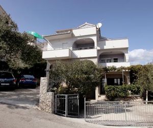 Apartments with a parking space Mavarstica (Ciovo) - 11563 Okrug Donji Croatia