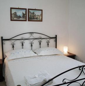 NearBy Hotel