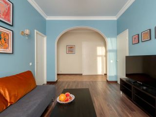 С Видом на Московский Проспект