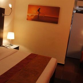 NearBy Hotel