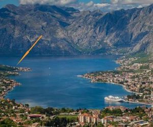 Apartment Bambo Tre Sorrele Prcanj Montenegro