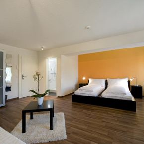 NearBy Hotel