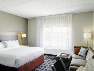Hotel pic TownePlace Suites by Marriott Pittsburgh Airport/Robinson Township