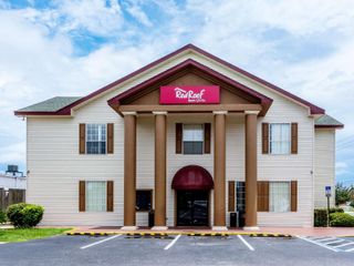 Hotel pic Red Roof Inn & Suites Pensacola-NAS Corry