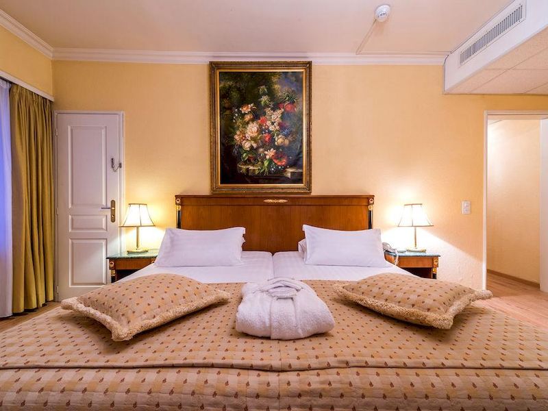 Hotel Photo 1