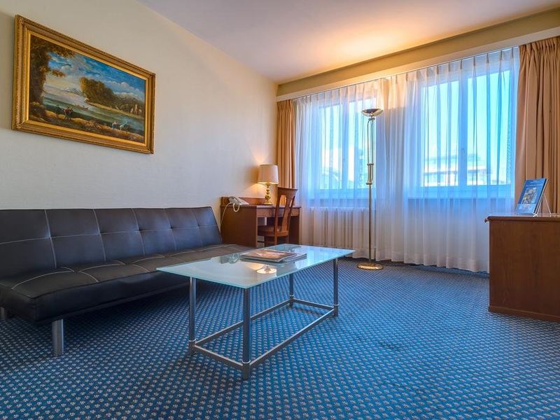 Hotel Photo 8