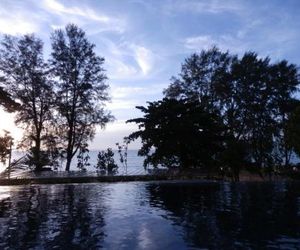 By the Sea- Pool and Sea View Batu Ferringhi Malaysia