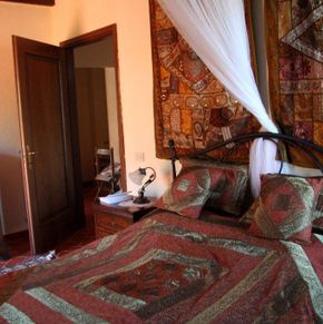 NearBy Hotel