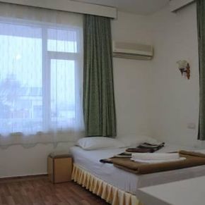 NearBy Hotel