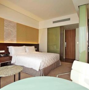 NearBy Hotel