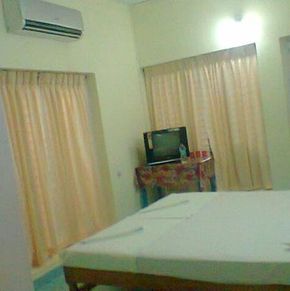 NearBy Hotel