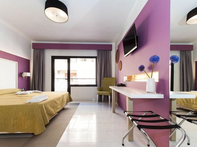 The Purple Hotel - Adults Only
