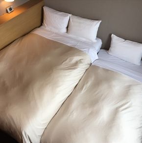 NearBy Hotel