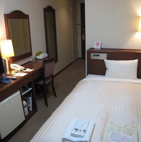 NearBy Hotel
