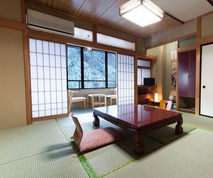 Yakedakeno Futokoroni Tatazumu Yado Tajimakan Hirayu Japan