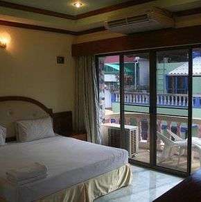 NearBy Hotel