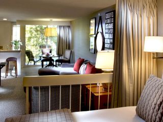 Le Parc Suite Hotel