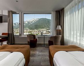 NearBy Hotel