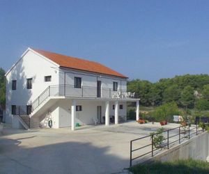 Apartments with a parking space Sutivan (Brac) - 747 Sutivan Croatia