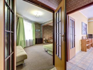 Longo Apartment площадь Восстания
