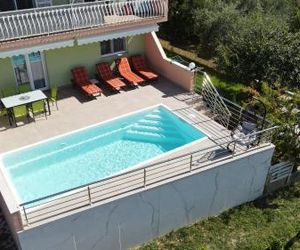 Apartment MM with private Pool Kucine Croatia
