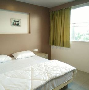 NearBy Hotel