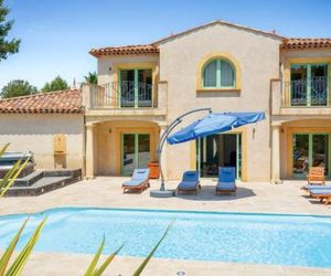 Holiday Home Saint Raphael with Hot Tub I Valescure France