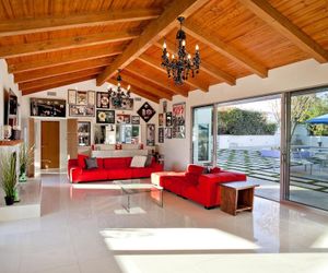 Mulholland Rockstar Retreat Hollywood United States