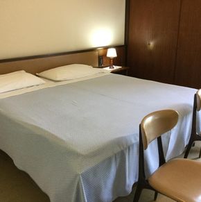 NearBy Hotel