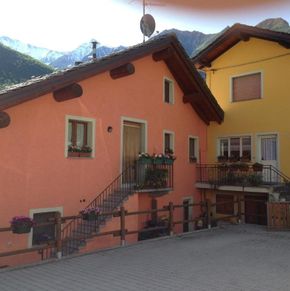 NearBy Hotel