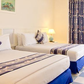 NearBy Hotel