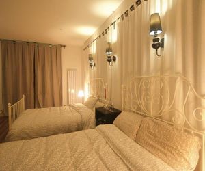 Wushan Hostel Lianglong China