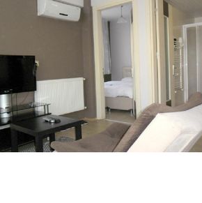 NearBy Hotel