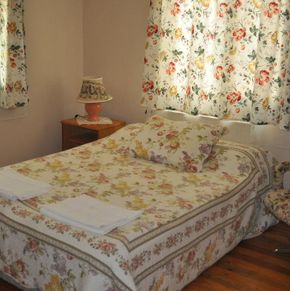 NearBy Hotel