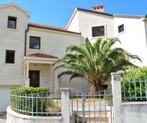 Villa Charlotte Bol Croatia