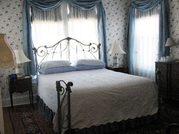 Photo of Stonegate Bed and Breakfast