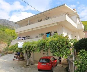 Apartments with a parking space Sumpetar (Omis) - 11798 Jesenice Croatia