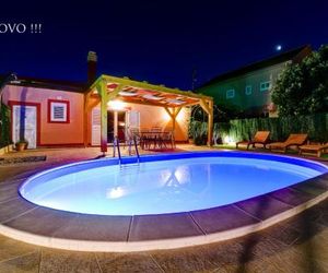 Holiday home Orange with heated pool and parking Zadar Croatia