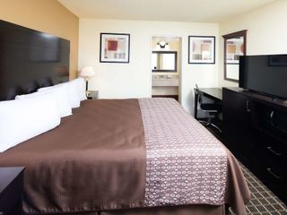 Hotel pic Red Lion Inn & Suites Redding
