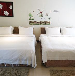 NearBy Hotel