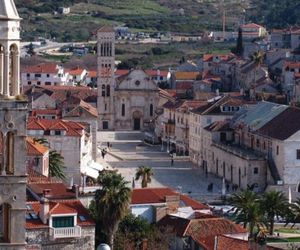 Apartment Ivanje Gomile bb II Stari Grad Croatia