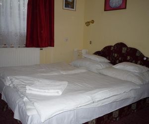 Betti Motel Kiskunhalas Hungary