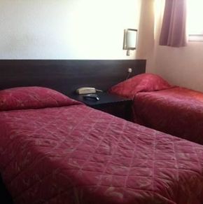NearBy Hotel