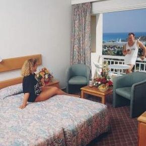 NearBy Hotel